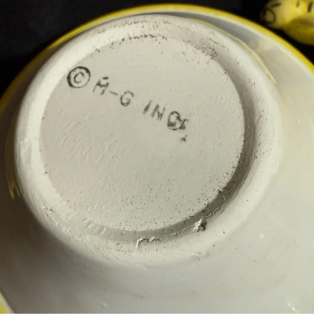 M.G. Japan Yellow Beehive Measuring Cups, Vintage